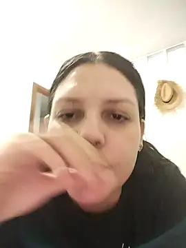 Mia Hampton online show from March 31, 9:06 pm