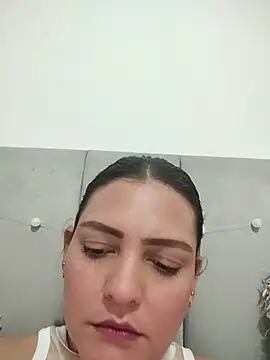 Snapshot of Mia_Hampton chatting on June 20, 10:48 pm Mia Hampton online show from June 20, 10:48 pm