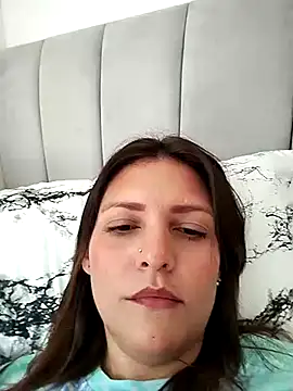 Snapshot of Mia_Hampton chatting on March 21, 9:12 pm Mia Hampton online show from March 21, 9:12 pm