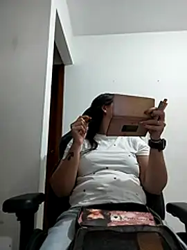 Mia Hampton online show from January 11, 8:27 pm