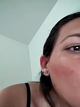 Snapshot of Mia_Hampton chatting on February 28, 10:17 pm Mia Hampton online show from February 28, 10:17 pm