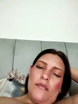 Snapshot of Mia_Hampton chatting on March 7, 10:21 pm Mia Hampton online show from March 7, 10:21 pm