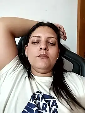 Snapshot of Mia_Hampton chatting on September 21, 3:11 am Mia Hampton online show from September 21, 3:11 am