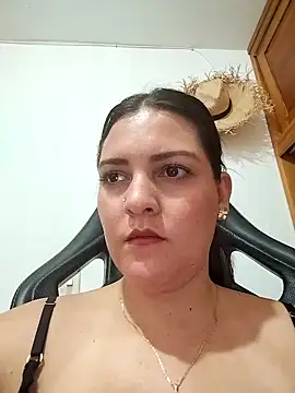 Snapshot of Mia_Hampton chatting on September 18, 8:12 pm Mia Hampton online show from September 18, 8:12 pm