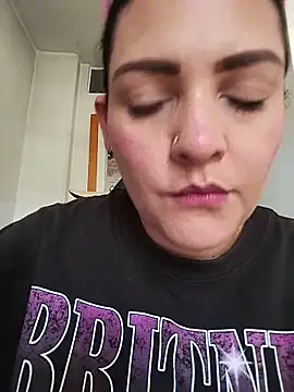 Snapshot of Mia_Hampton chatting on June 1, 8:52 pm Mia Hampton online show from June 1, 8:52 pm
