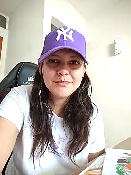 Mia Hampton online show from March 28, 4:52 pm