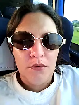 Snapshot of Mia_Hampton chatting on October 5, 10:22 pm Mia Hampton online show from October 5, 10:22 pm