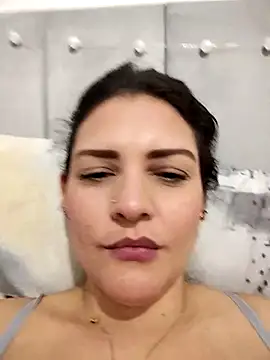 Mia Hampton online show from February 21, 10:45 pm