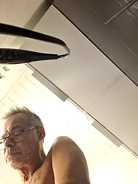 Snapshot of DarrenSullivanSlut chatting on February 10, 11:46 am DarrenSullivanSlut online show from February 10, 11:46 am