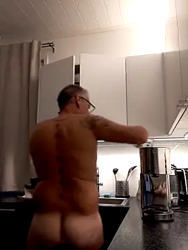 Snapshot of DarrenSullivanSlut chatting on September 16, 6:14 am DarrenSullivanSlut online show from September 16, 6:14 am