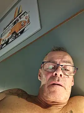 Snapshot of DarrenSullivanSlut chatting on November 5, 7:39 pm DarrenSullivanSlut online show from November 5, 7:39 pm