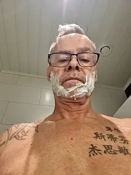 Snapshot of DarrenSullivanSlut chatting on January 14, 11:25 am DarrenSullivanSlut online show from January 14, 11:25 am