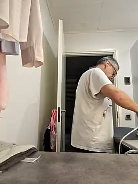 Snapshot of DarrenSullivanSlut chatting on December 12, 7:19 am DarrenSullivanSlut online show from December 12, 7:19 am