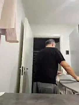 Snapshot of DarrenSullivanSlut chatting on December 16, 8:20 am DarrenSullivanSlut online show from December 16, 8:20 am