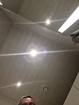 Snapshot of DarrenSullivanSlut chatting on December 12, 10:24 am DarrenSullivanSlut online show from December 12, 10:24 am