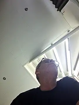 Snapshot of DarrenSullivanSlut chatting on March 18, 9:01 am DarrenSullivanSlut online show from March 18, 9:01 am