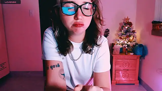 Cosmo Riri online show from January 17, 10:52 am