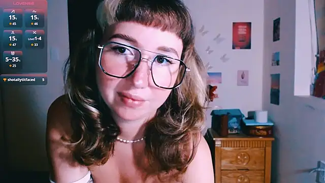 Cosmo Riri online show from April 8, 12:17 pm