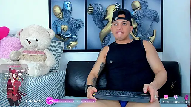 Snapshot of Angeline_focus chatting on October 31, 5:37 am Angeline focus online show from October 31, 5:37 am