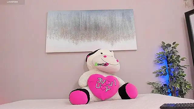 Briana Wells  online show from November 5, 1:58 pm