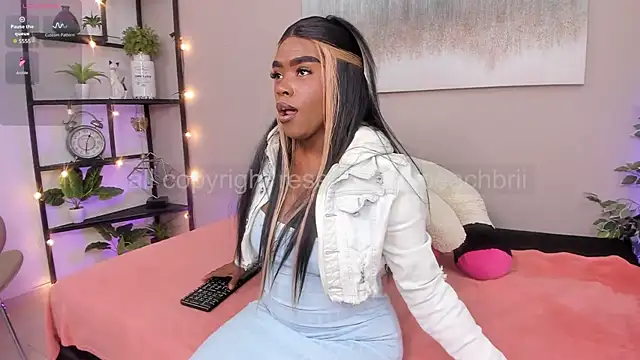 Briana Wells  online show from November 27, 1:33 pm