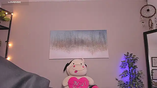 Briana Wells  online show from February 17, 12:46 pm