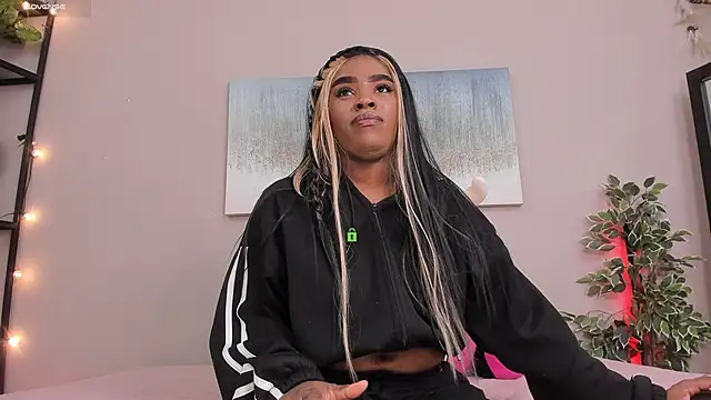 Briana Wells  online show from November 4, 1:59 pm