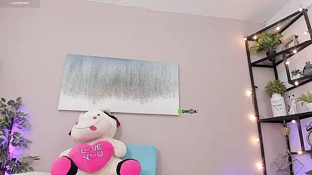 Briana Wells  online show from October 25, 1:34 pm