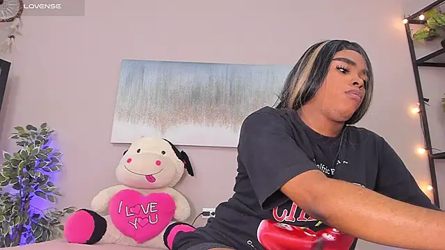 Briana Wells  online show from March 15, 12:56 pm