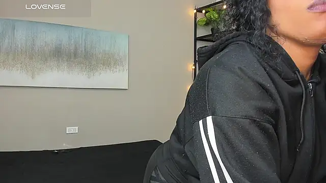 Briana Wells  online show from May 11, 12:28 pm