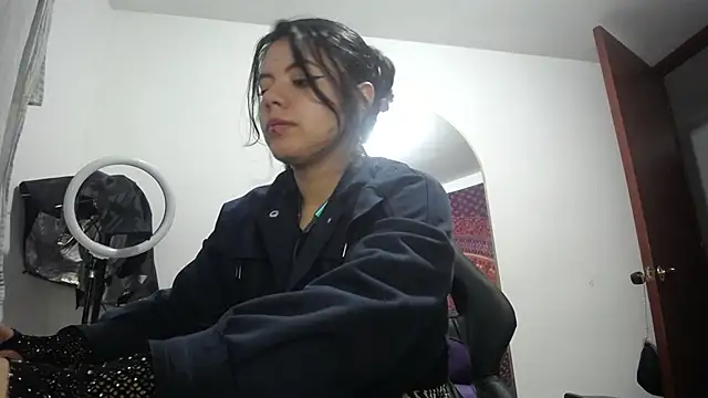 Yourmadame P online show from February 17, 3:48 am