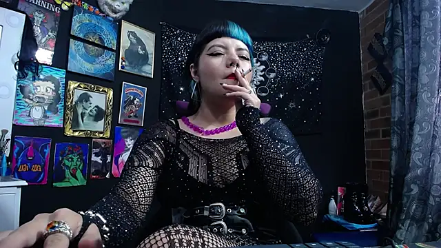 Yourmadame P online show from February 11, 5:50 pm