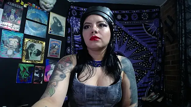 Yourmadame P online show from September 19, 12:36 am