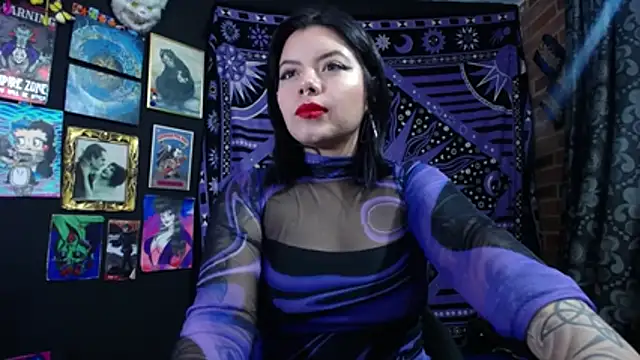 Yourmadame P online show from October 23, 12:09 am