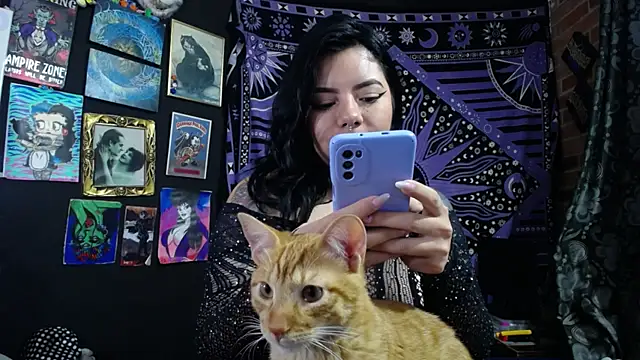 Yourmadame P online show from April 23, 4:08 am