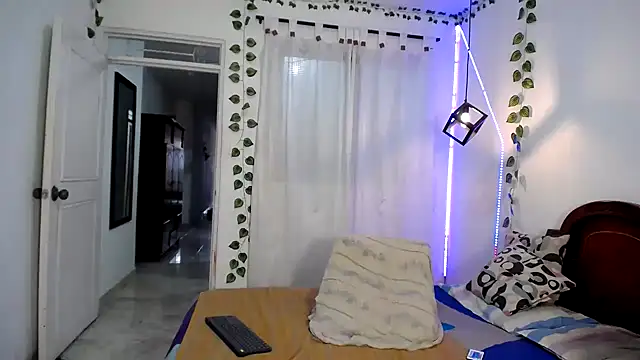 ivonne  hott1 online show from October 30, 8:17 pm