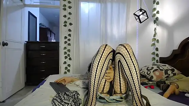 ivonne  hott1 online show from February 23, 8:53 pm