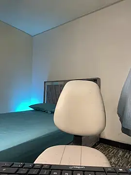 Leticia goddes online show from March 6, 1:39 pm