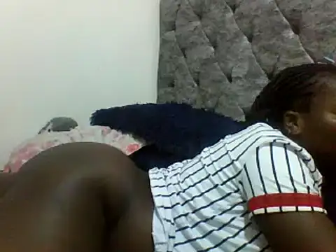 Snapshot of nelly-queen chatting on February 14, 7:02 pm nelly-queen online show from February 14, 7:02 pm