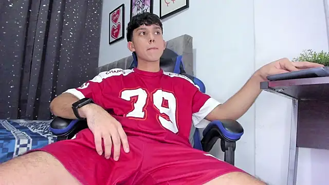 Snapshot of The_skinnyguys chatting on November 17, 10:25 pm The skinnyguys online show from November 17, 10:25 pm