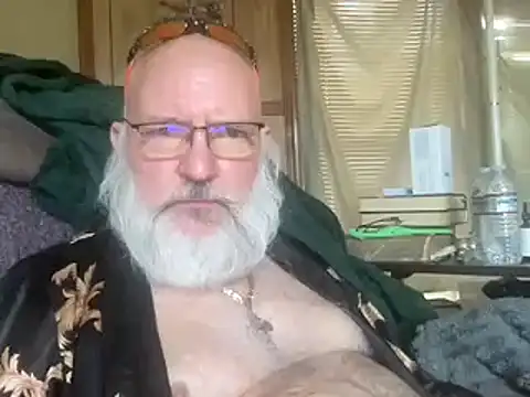 Snapshot of 44jon44 chatting on December 8, 9:08 pm 44jon44 online show from December 8, 9:08 pm