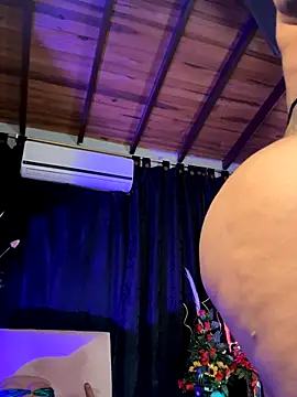 Snapshot of monroe_777 chatting on November 11, 12:05 am monroe 777 online show from November 11, 12:05 am