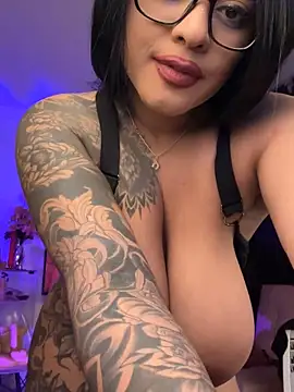 Snapshot of monroe_777 chatting on February 9, 6:11 am monroe 777 online show from February 9, 6:11 am