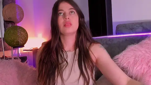 zoe kittylove online show from January 13, 5:44 am