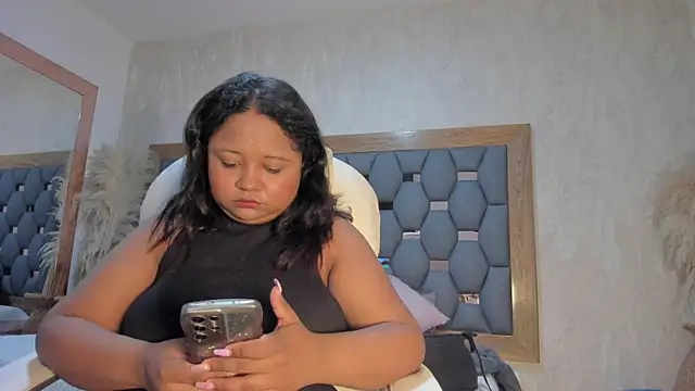 sophia reyes online show from December 21, 11:33 am