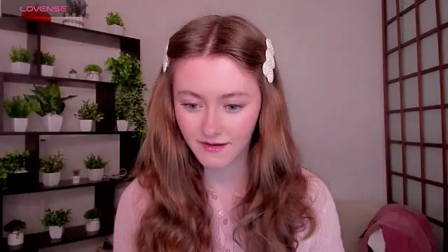 KateCuddle online show from April 6, 2:51 am