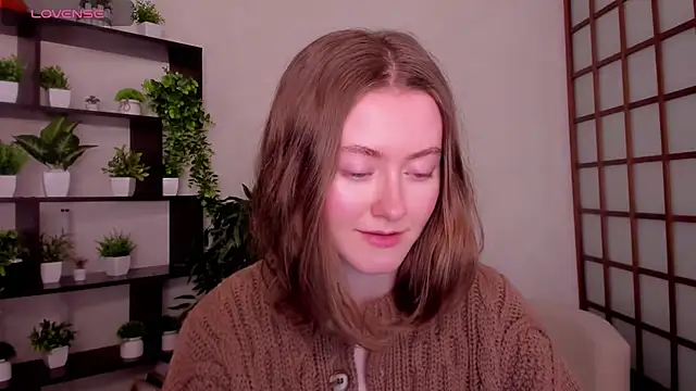 KateCuddle online show from December 17, 2:49 am