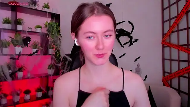 KateCuddle online show from October 29, 2:43 am