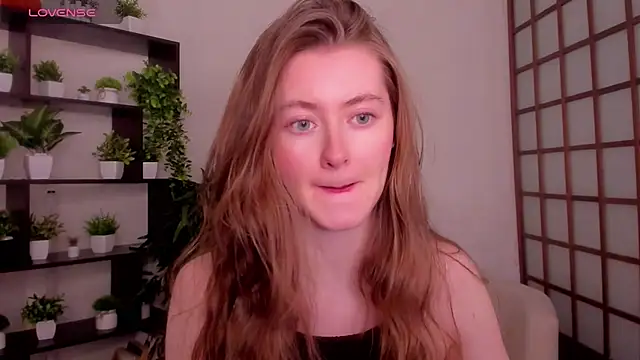 KateCuddle online show from December 23, 2:33 am