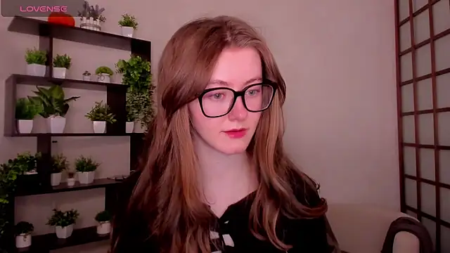 KateCuddle online show from March 24, 2:33 am